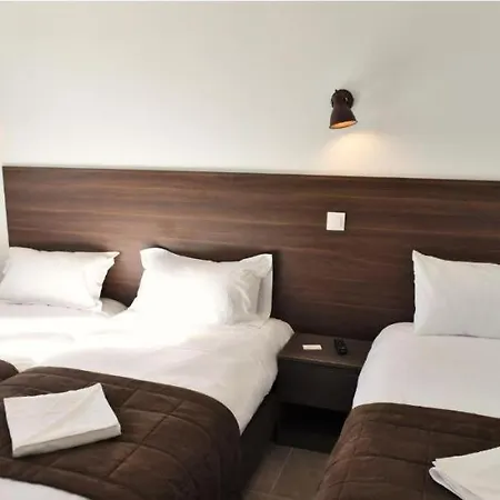 בית נופש Hameau Colbert - 3km Du Puydufou *