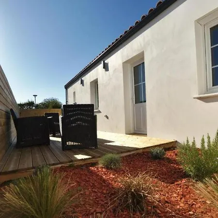 בית נופש Hameau Colbert - 3km Du Puydufou