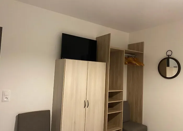 בית נופש Hameau Colbert - 3km Du Puydufou