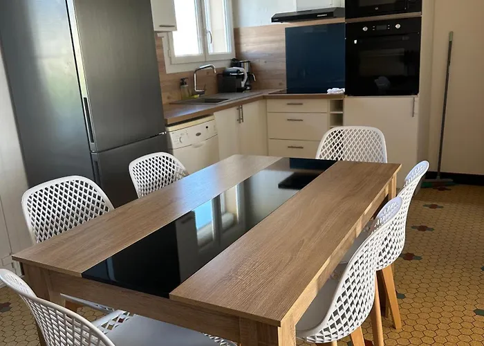 בית נופש Hameau Colbert - 3km Du Puydufou *